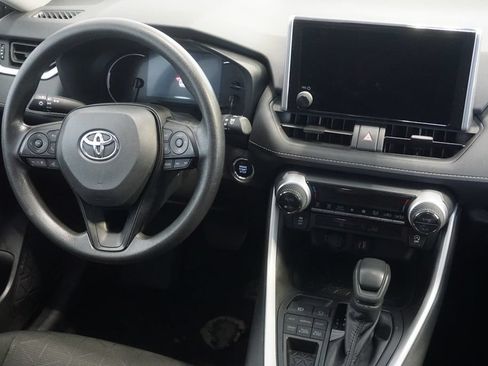 Used 2025 Toyota RAV4 XLE AWD/4WD image 25