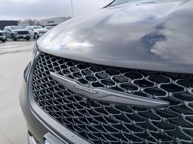 New 2026 Chrysler Pacifica Select w/ S Appearance Package AWD/4WD image 31