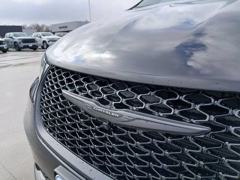 New 2026 Chrysler Pacifica Select w/ S Appearance Package AWD/4WD image 31
