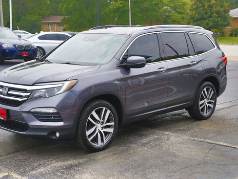Used 2017 Honda Pilot Touring image 3