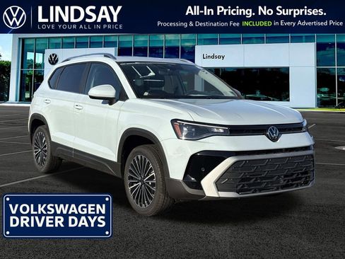 New 2026 Volkswagen Taos SE FWD image 1