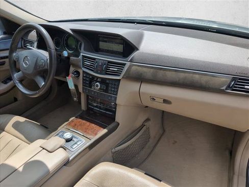 Used 2010 Mercedes-Benz E 550 Sedan image 23