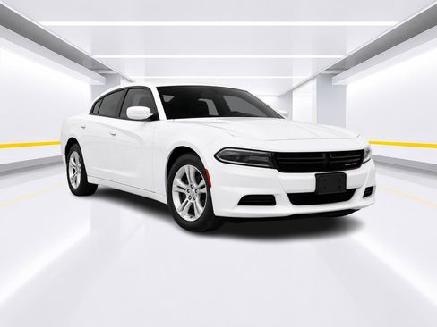 Used 2019 Dodge Charger SXT RWD image 7