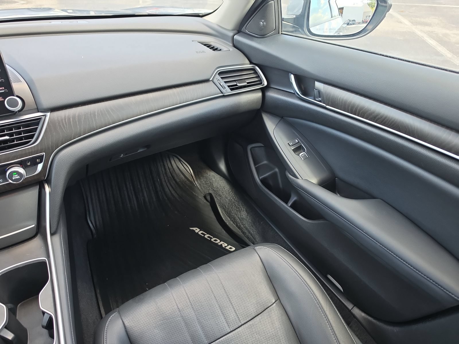 Used 2022 Honda Accord Touring image 12