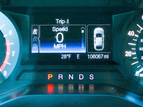 Used 2018 Ford Edge SEL image 16