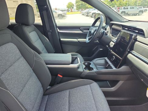 New 2026 GMC Terrain Elevation w/ Technology Package II FWD image 6