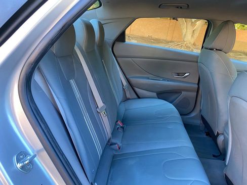 Used 2021 Hyundai Elantra SEL FWD image 43