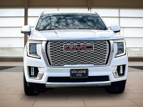 Used 2023 GMC Yukon XL Denali w/ Advanced Technology Package AWD/4WD image 3