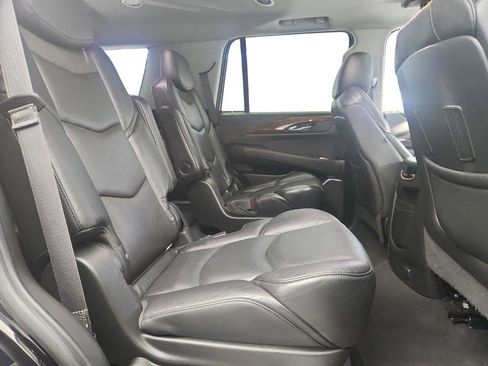 Used 2019 Cadillac Escalade Luxury image 29