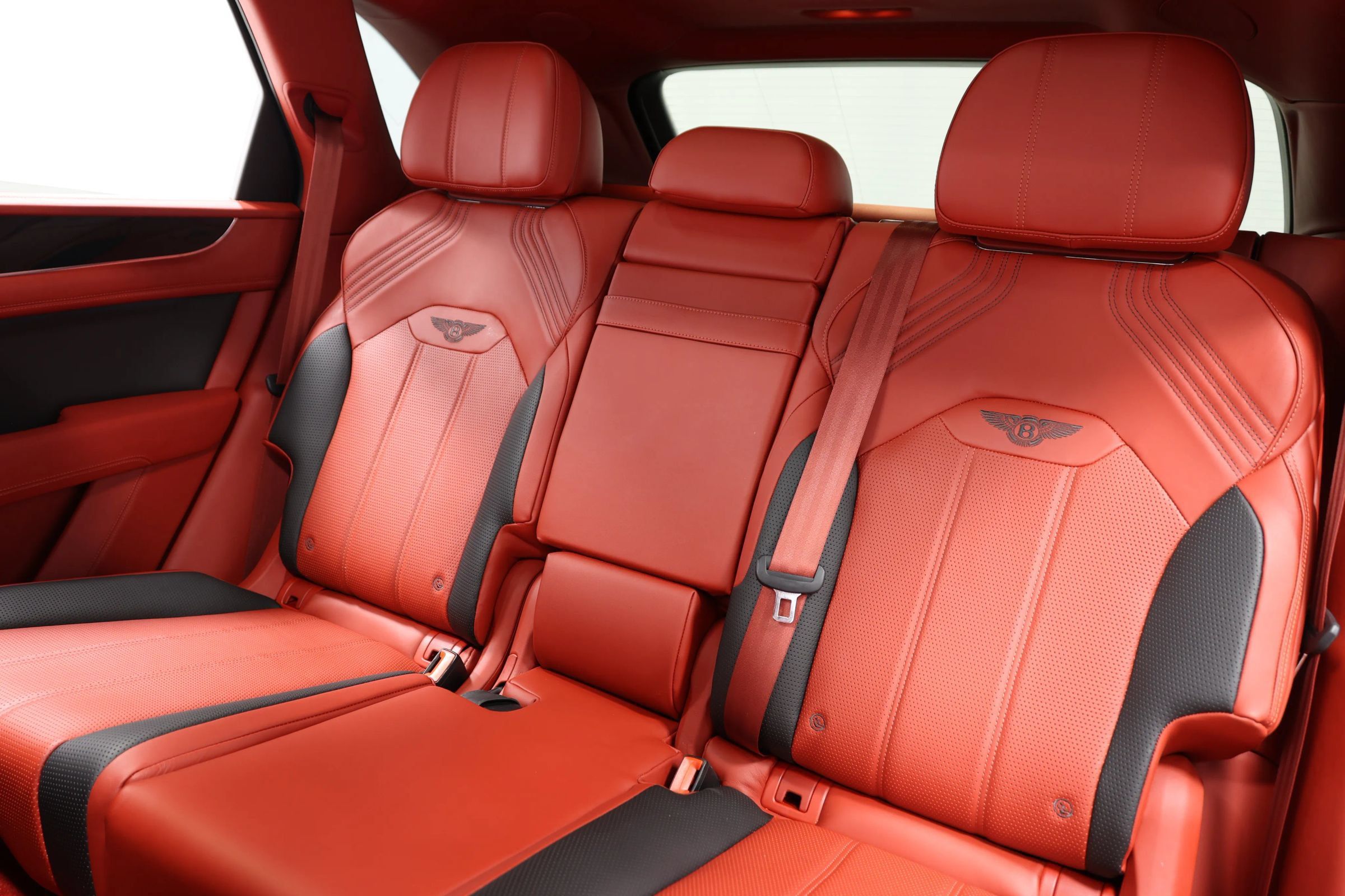 Used 2022 Bentley Bentayga AWD/4WD image 62