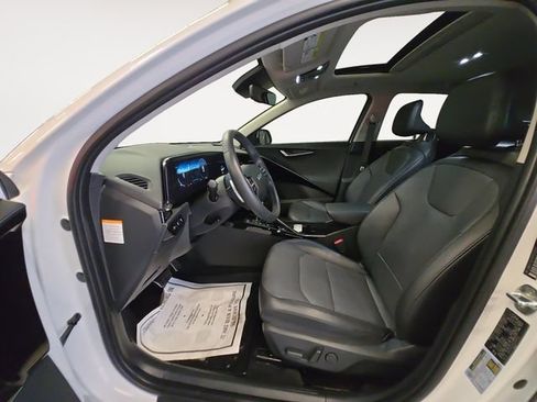 Used 2023 Kia Niro Wave w/ Wave Preserve Package FWD image 11