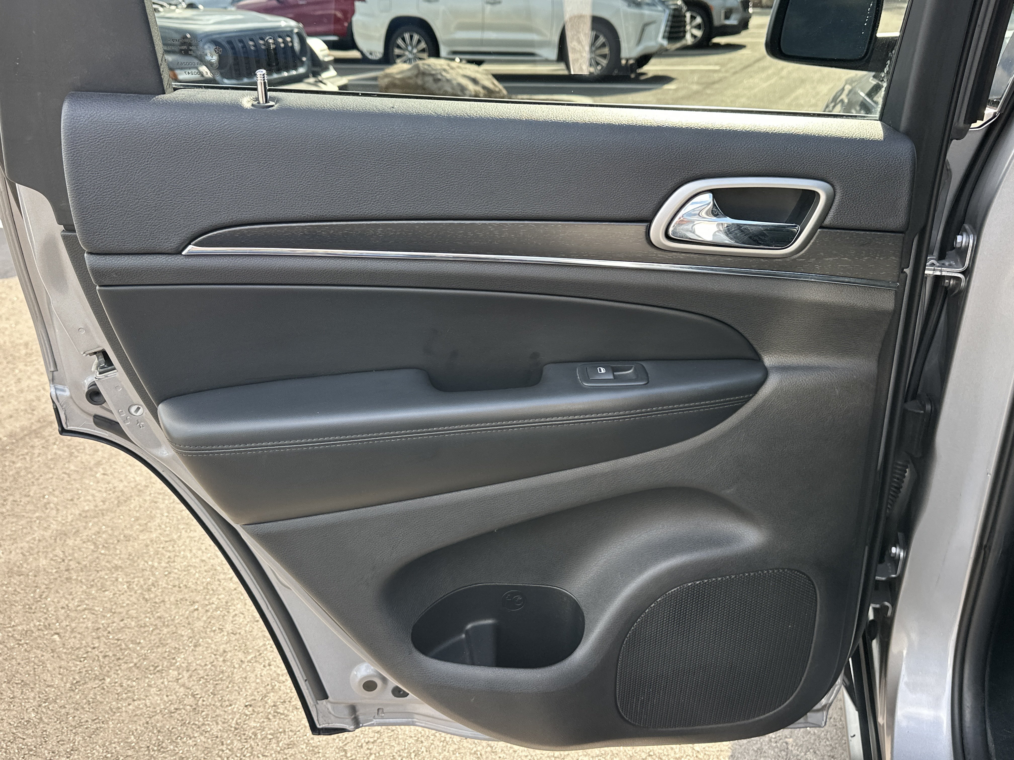 Used 2018 Jeep Grand Cherokee Limited w/ Luxury Group II RWD image 22