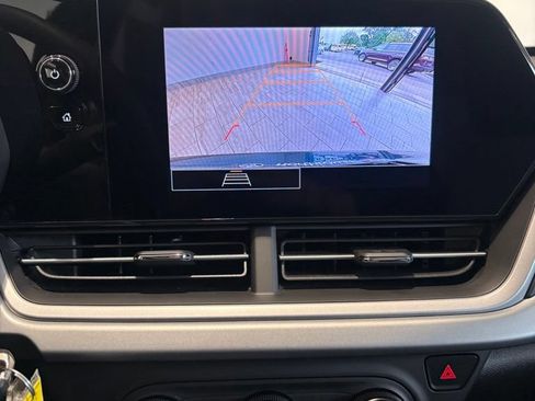 Used 2025 Chevrolet Trax LS w/ LS Convenience Package FWD image 26