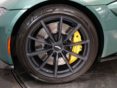 Used 2023 Aston Martin V8 Vantage Coupe image 9