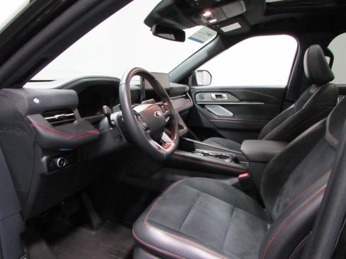 Used 2025 Ford Explorer ST AWD/4WD image 13