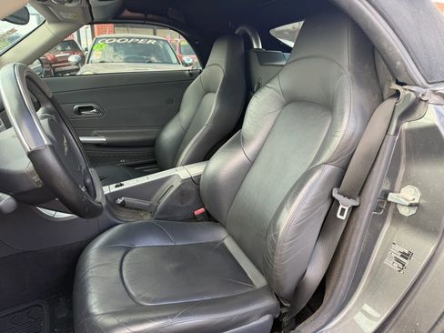 Used 2005 Chrysler Crossfire Limited RWD image 13