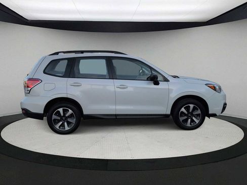 Used 2017 Subaru Forester 2.5i w/ Alloy Wheel Package image 9