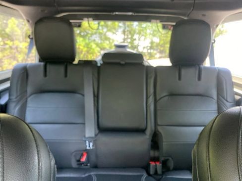 Used 2022 Jeep Wrangler Unlimited Sahara w/ Cold Weather Group AWD/4WD image 28