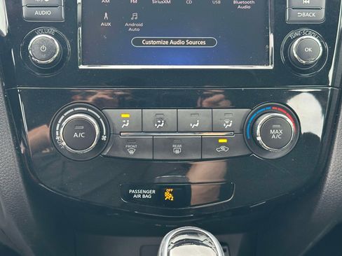 Used 2020 Nissan Rogue Sport S FWD image 11
