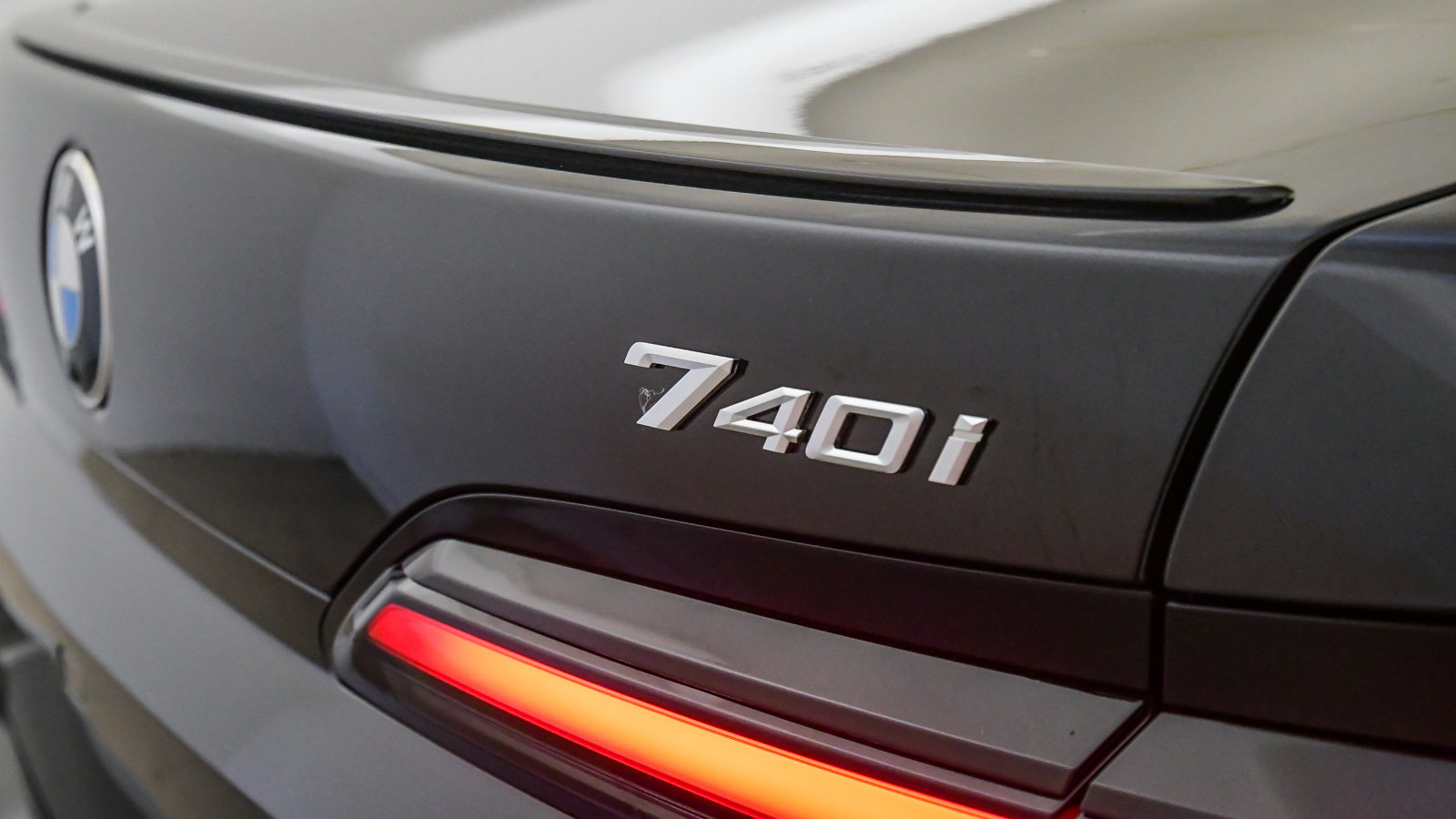 Certified 2024 BMW 740i w/ Premium Package RWD image 13