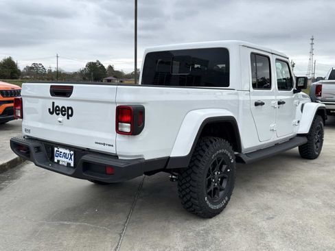 New 2025 Jeep Gladiator Sport image 12