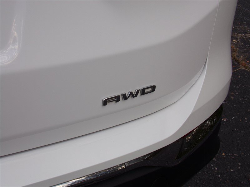 Used 2024 GMC Terrain SLT AWD/4WD image 10