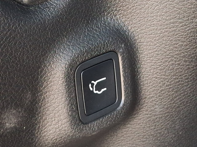 Used 2025 Jeep Compass Limited w/ Elite Group AWD/4WD image 30
