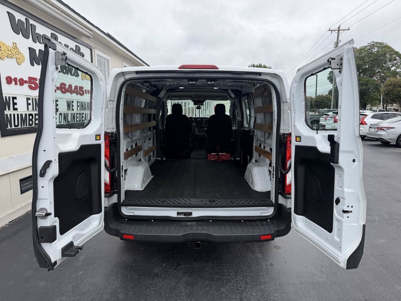 Used 2022 Ford Transit 250 Low Roof w/ Exterior Upgrade Package RWD image 26