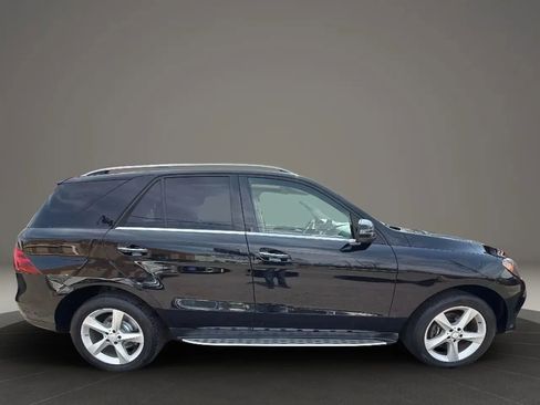 Used 2017 Mercedes-Benz GLE 350 4MATIC image 4