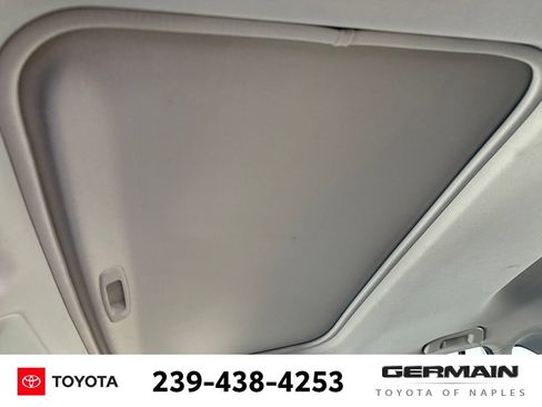 Used 2021 Toyota RAV4 XLE w/ Convenience Package FWD image 20