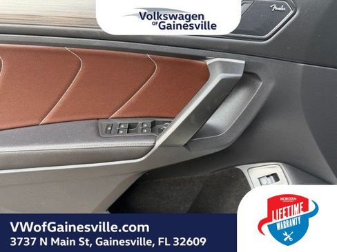 Certified 2024 Volkswagen Tiguan SEL R-Line AWD/4WD image 16
