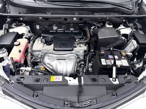 Used 2017 Toyota RAV4 LE FWD image 8