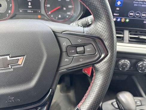 Used 2025 Chevrolet Trax RS w/ Driver Confidence Package FWD image 16