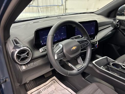 Used 2025 Chevrolet Equinox LT FWD image 17