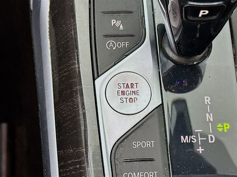 Used 2019 BMW 330i xDrive Sedan w/ Convenience Package image 19