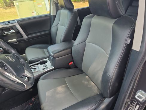 Used 2016 Toyota 4Runner SR5 Premium AWD/4WD image 17