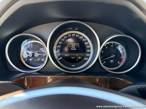 Used 2014 Mercedes-Benz E 350 4MATIC Sedan image 19