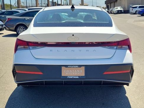 New 2026 Hyundai Elantra SE FWD image 30
