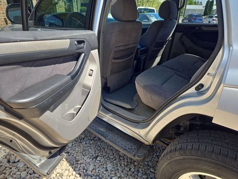 Used 2004 Toyota 4Runner Sport AWD/4WD image 17