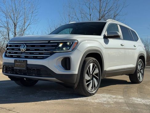 New 2025 Volkswagen Atlas SEL image 9
