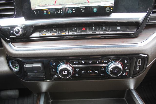 Used 2023 GMC Sierra 1500 SLT AWD/4WD image 29