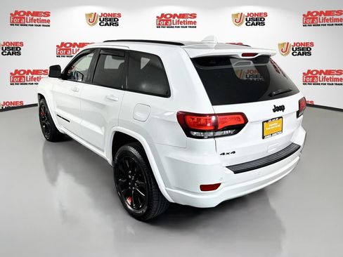 Used 2018 Jeep Grand Cherokee Altitude AWD/4WD image 2