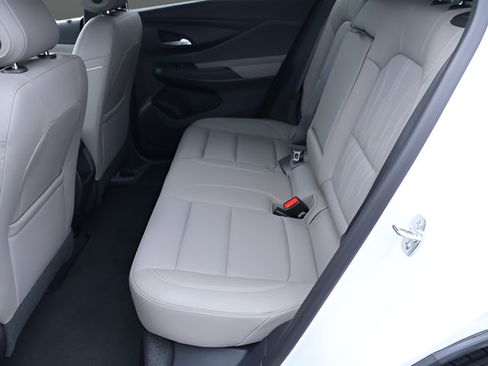 Used 2025 Buick Envista Avenir FWD image 14