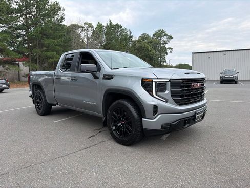 Used 2023 GMC Sierra 1500 Pro w/ Graphite Edition AWD/4WD image 4
