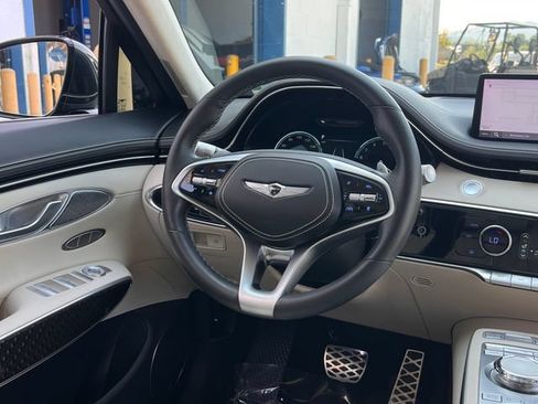 Used 2022 Genesis GV70 3.5T Sport w/ Sport Prestige Package AWD/4WD image 20