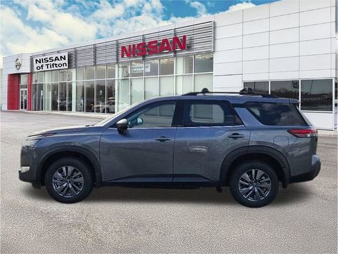 New 2025 Nissan Pathfinder SV image 4