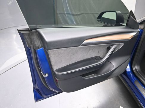 Used 2021 Tesla Model 3 Standard Range Plus image 11