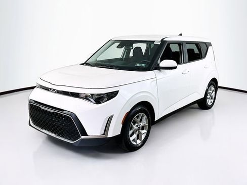 Used 2023 Kia Soul S FWD image 3