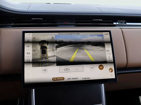 Used 2025 Land Rover Range Rover Long Wheelbase SE image 23