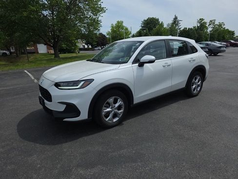 Used 2025 Honda HR-V LX image 3